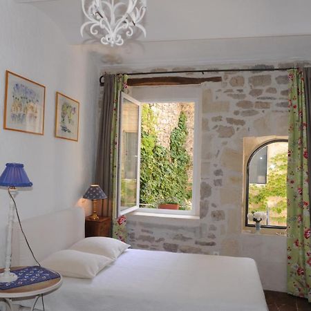 Bed And Art Bed & Breakfast Calvisson Bilik gambar
